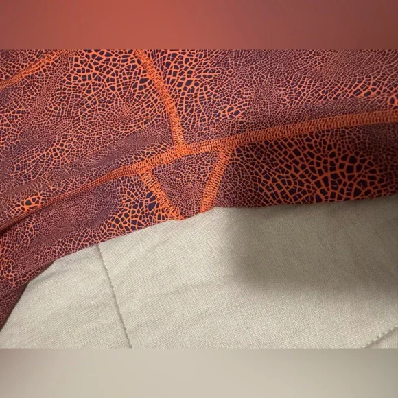 Lululemon Wunder Under Leggings - Picture 2 of 3